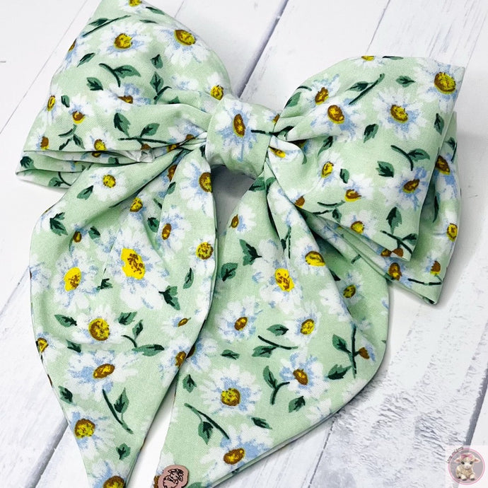 Hair Clip Parisian white Daisy green Fabric